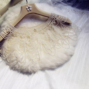 19 早春新款 潮牌 名媛气质重工手工珍珠镂空披肩女 米白色