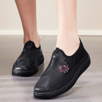 春秋季新款软底防滑轻便舒适单鞋子中老年人妈妈夏天婆婆鞋女式黑色35
