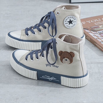 轻奢高档高帮女小熊单鞋秋季大码4143帆布鞋女40学生板鞋潮鞋平底休闲