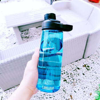 驼峰（CAMELBAK）美国运动水杯男女进口tritan塑料水瓶便携户外旅行健身大容量杯子 静蓝色750ML龙口新款
