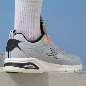 特步(xtep)男鞋 秋冬新款运动鞋轻便休闲鞋子男软底减震防滑跑步鞋