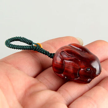 drck木雕绿色兔子吊坠实木十二生肖木质木头非洲兔子挂件血檀木兔子