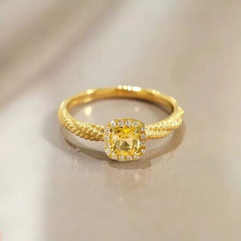 很浪蔓byf金方糖戒指女镶钻石尾戒莫桑石金指环送女友情人节礼物18黄