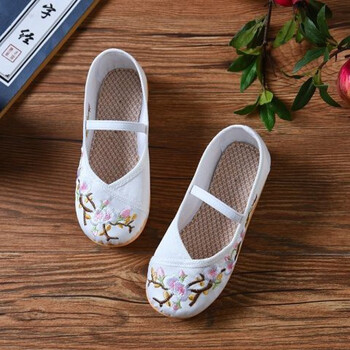 汉服鞋子绣花鞋女布鞋古装配饰鞋古风汉元素绣花老北京绣花布鞋 白色