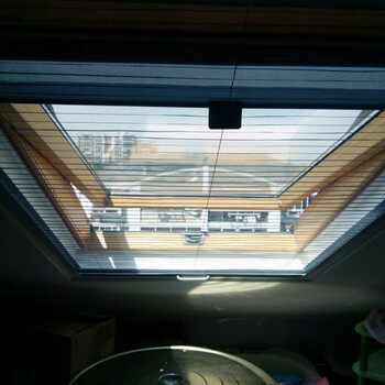 阁楼天窗窗帘阁楼天窗遮阳帘阳光房斜屋顶遮光防晒窗帘手动电动蜂巢帘