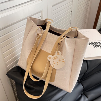 大容量包包女2022新款网红质感洋气大学生上课包单肩托特包卡其色