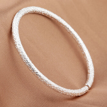 老凤祥银手镯女999年轻款实心开口古法锤纹简约小众设计送女友手环