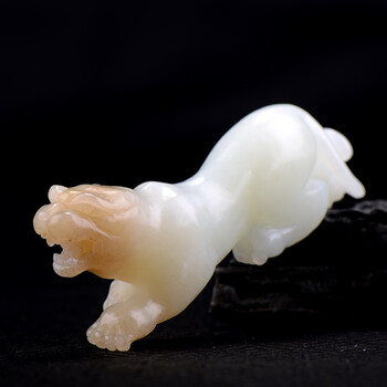 新疆和田玉糖白玉老虎 挂件吊坠 虎虎生威 71g