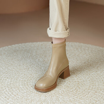 马丁靴韩国明星同款女士冬季香港潮牌粗跟女高跟短法式杏色单加绒裸