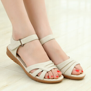 加肥加大码特大号女士凉鞋气质妈妈凉皮鞋真皮软底中年妇女夏天穿的平