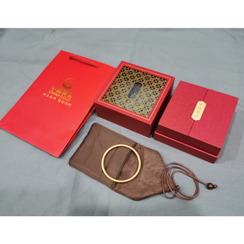 红中国黄金传承手镯盒 配手提袋