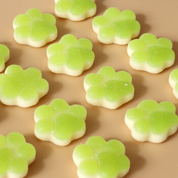 日本进口零食扇雀饴哈密瓜汽水葡萄西瓜味软糖熊爪子儿童可爱糖果葡萄