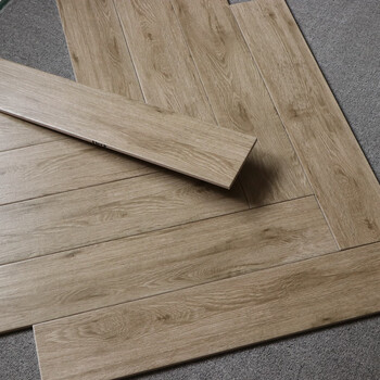 豪麦家奶油原木风木纹瓷砖客厅卧室地砖150x800仿实木地板砖防滑哑光