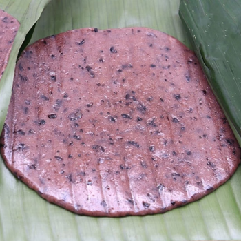 云南特产紫米粑粑糯米粑粑糍粑饵块傣族手工舂制带芭蕉叶 紫糯米粑粑3