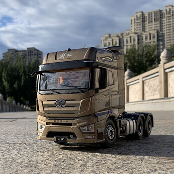 筱婵一汽解放原厂1:24车模解放j7牵引头工程运输卡车合金仿真汽车模型