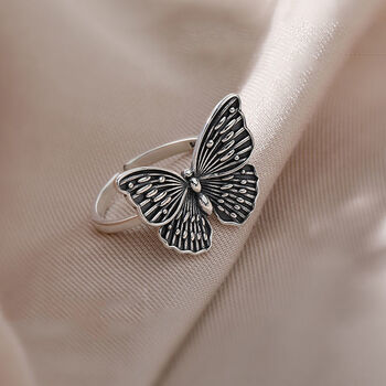 镂空蝴蝶戒指女学生韩版简约可爱个性时尚复古戒指闺蜜ins小饰品雕刻