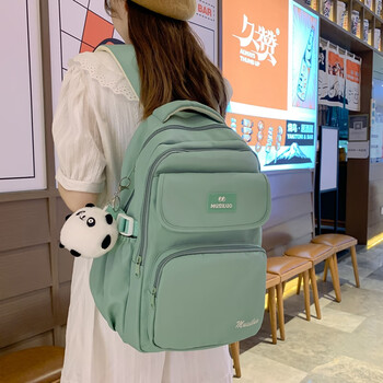 女生外出旅游背的双肩包好看潮双肩包女大学生简约可放电脑大容量背包