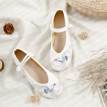 臻一萌绣花鞋广场舞女软底白色舞蹈鞋民族汉风老北京布鞋古典演出跳舞