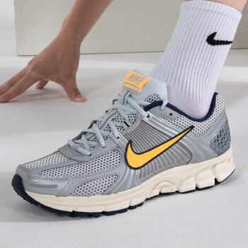 耐克（NIKE）男鞋2023冬季新款AIR ZOOM VOMERO 16运动休闲气垫跑步鞋DA7245 FJ4151-001/VOMERO 5 40