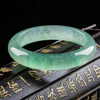顾欢缅甸冰种飘绿浅绿翡翠玉手镯飘花阳绿白底青正圈圆条贵妃镯子冰