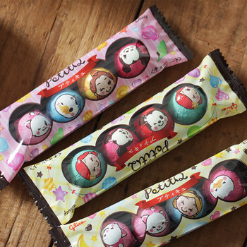 日本进口 儿童休闲零食glico格力高卡通图案牛奶巧克力球30g 随机发货