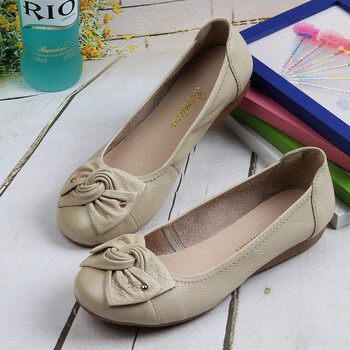 夏天单鞋女宽脚胖脚船鞋女夏胖脚瓢鞋浅口大码真皮妈妈鞋平底软牛皮中