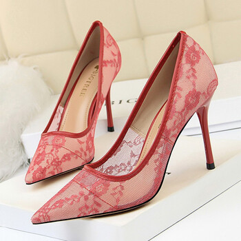 彩俪琪高跟鞋女2019新款欧美细跟浅口尖头镂空凉鞋性感蕾丝高跟鞋