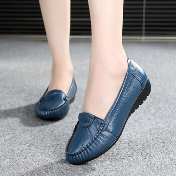 qiwn老人皮鞋女春秋妈妈鞋舒适防滑女式单鞋女软底豆豆鞋红色中老年鞋