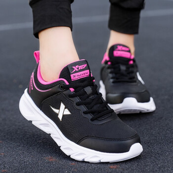 特步女鞋运动鞋女2021秋冬季品牌新款女士鞋子透气网面跑步鞋轻便跑鞋