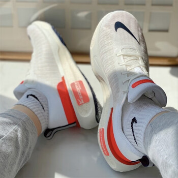 耐克（NIKE）男鞋2024秋新款ZOOMX INVINCIBLE 3 RUN轻便缓震运动跑步鞋DR2615 DR2615-101 40