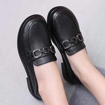 玲峰 英伦风小皮鞋新款春季复古大码单鞋女40-43百搭休闲乐福鞋女 哑