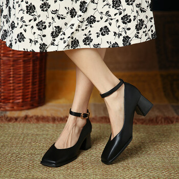 石头小猪高跟单鞋女2023春秋新款韩版百搭方头一字带玛丽珍鞋粗跟黑色