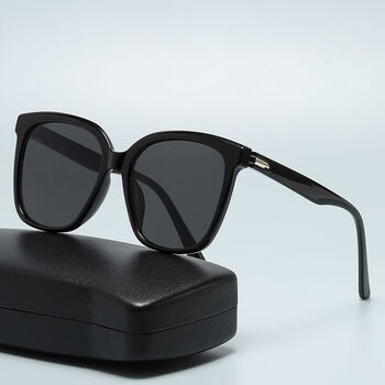 雷朋rb2023新款女款太阳眼镜眼镜ins高颜值显脸小户外旅游黑框灰片