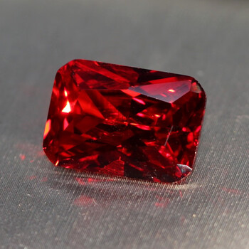 展缘长方形石榴红色锆石瑞士钻仿石榴石裸石未镶嵌戒指项链耳钉女单长