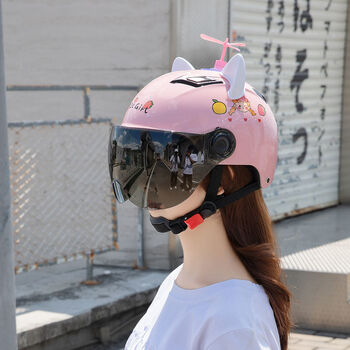 电动车头盔女士可爱网红四季通用电瓶摩托车夏季防晒轻便式安全帽草莓