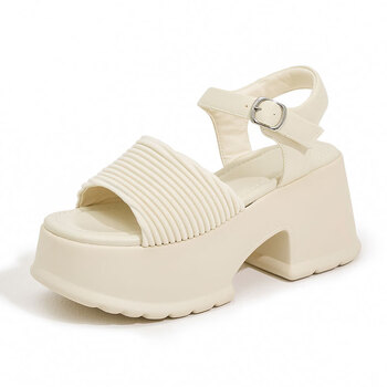 恋曲皇后厚底一字凉鞋女2024夏季新款外穿时尚百搭增高鞋轻便松糕粗跟