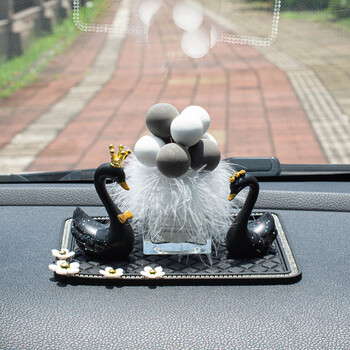 车前摆台装饰品白天鹅车载摆件车内装饰品摆件汽车用品中控台装饰女