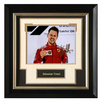 收藏 塞巴斯蒂安维特尔 f1赛车手 亲笔签名 照片裱框 含sa证书
