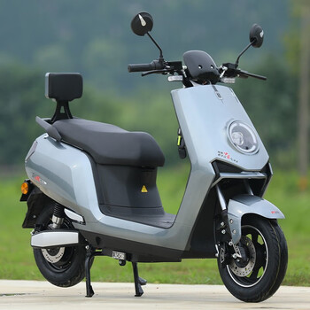 易兴达雅迪车型电动车72v成人电瓶车爬坡外卖60v踏板长跑王高速电摩