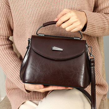 斜挎小包包女2019新款春夏款百搭时尚简约清新真皮手提单肩包 咖啡色