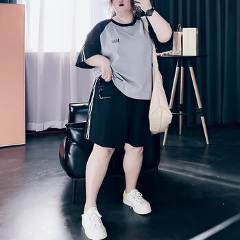 碧冰韩版大码女装洋气减龄200斤胖mm300拼色短袖t恤短裤运动两件套装