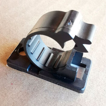 黑色卡扣式电线收纳护套线卡子客厅网线扣理线器固定座带孔固定器