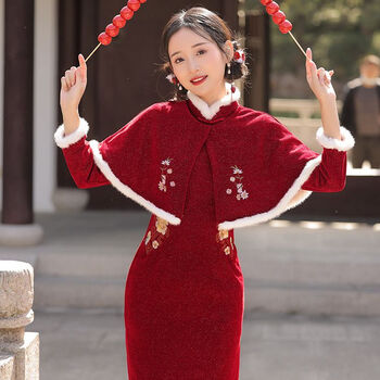 sport拉夏贝尔红色旗袍2023年新款新娘结婚改良年轻款冬季斗篷披肩
