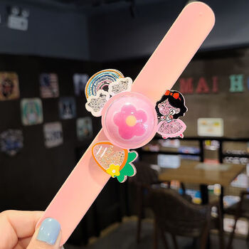 儿童带灯可旋转手环女童卡通玩具手镯啪啪圈幼儿园宝宝节日儿童礼物的