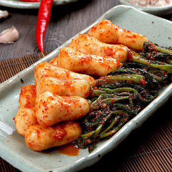 韩国泡菜萝卜泡菜小萝卜泡菜朝鲜泡菜酱菜咸菜韩式腌制朝鲜