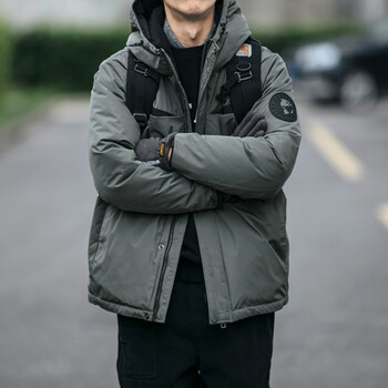 型曼冬季新款短款羽绒服男潮牌工装加大码保暖羽绒外套男冬装连帽外套
