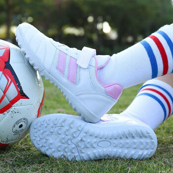 女童足球鞋女孩校园碎钉踢球鞋儿童小学生专用短钉比赛运动训练鞋