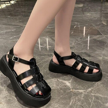 卡迪高女鞋官方风格2023春夏季新款韩版松糕底编织镂空包头凉鞋女黑色