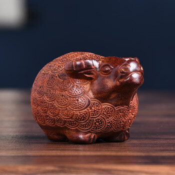 渔者读木非洲小叶紫檀金钱牛摆件十二生肖牛手把件工艺品中式酒柜办公