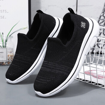 新品多运动走路鞋官方旗舰老人鞋女夏季透气软底妈妈鞋休闲运动中老年